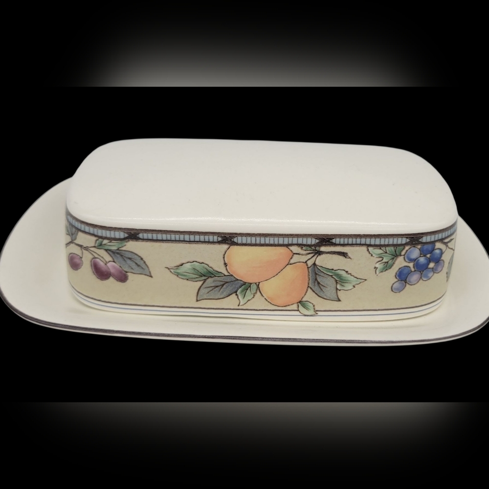 Mikasa Intaglio Garden Harvest Covered Lidded Butter Dish CAC01/CAC29